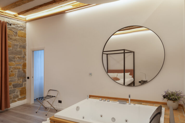 Cocola bedroom : jacuzzi